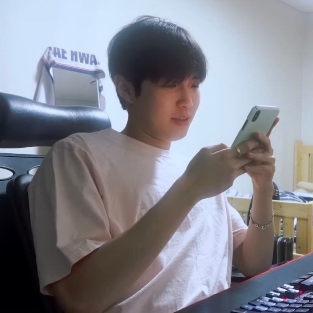 キム・ジェファンの舞台裏ショット