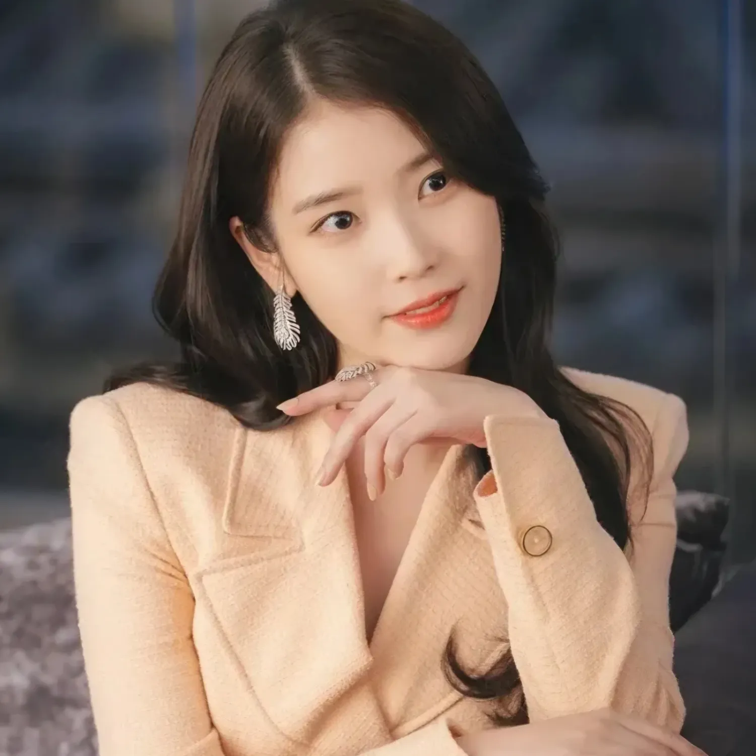 Foto aktivitas terbaru IU