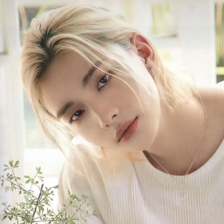 Latest photo of Hyunjin (Stray Kids)