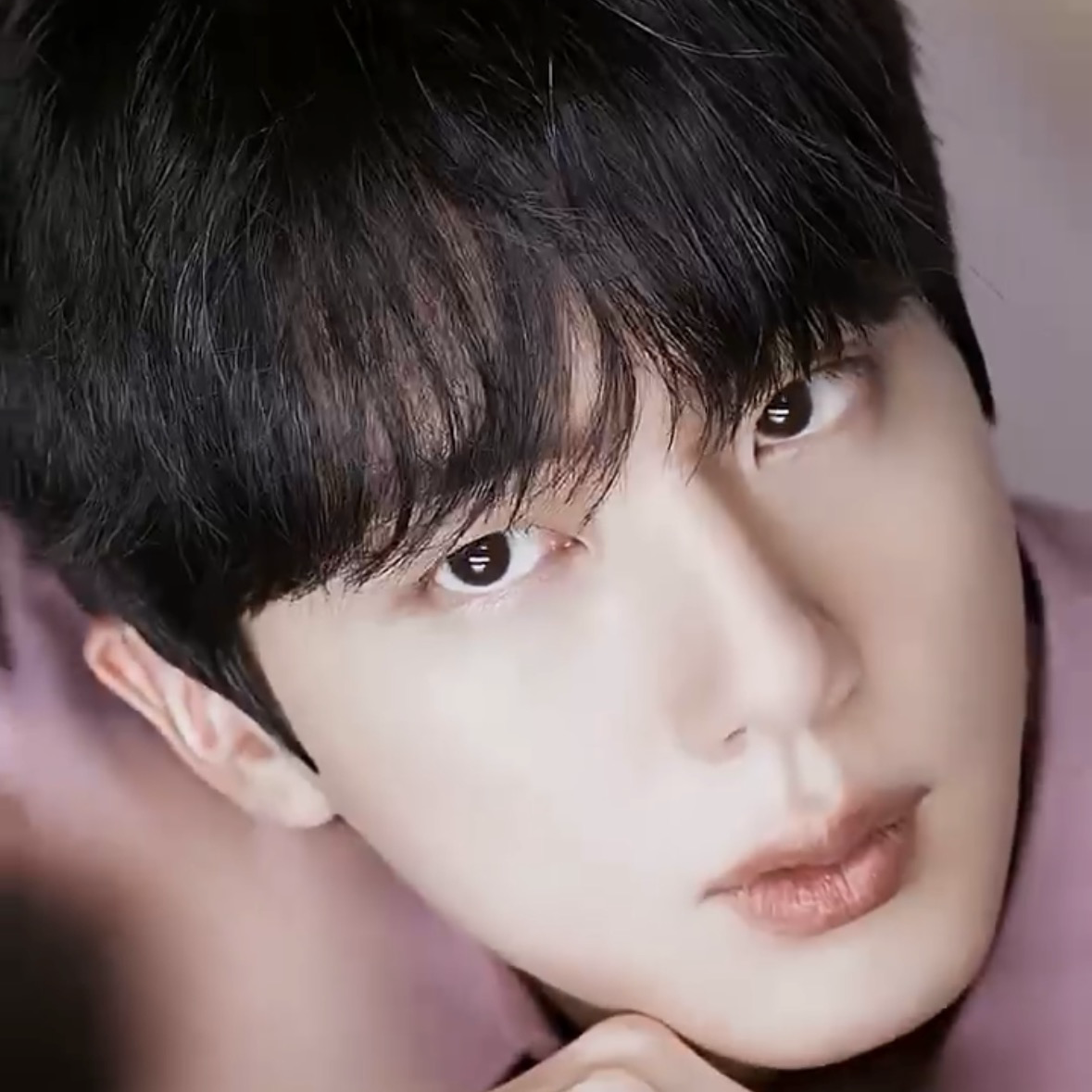 진 (방탄소년단)의 비하인드 컷