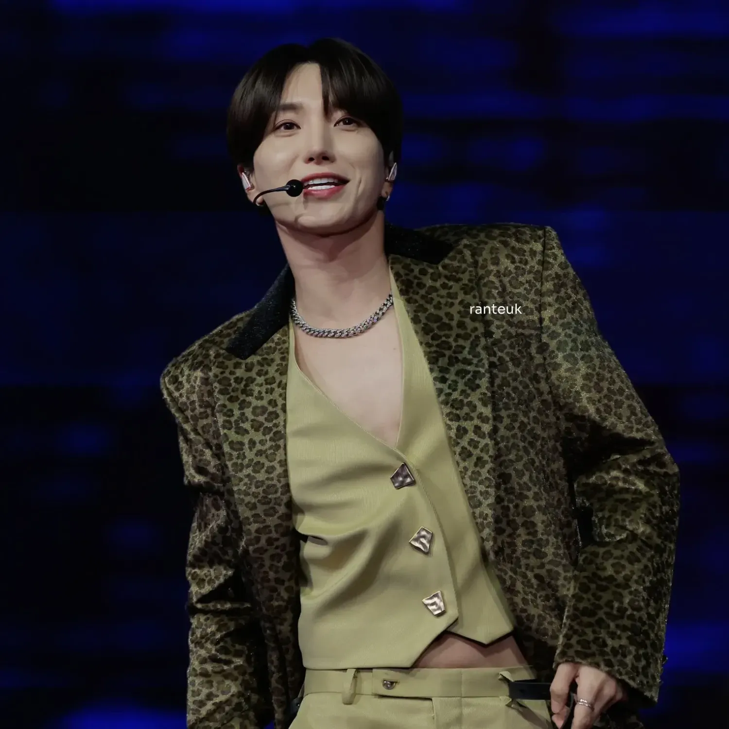 A moment captured by Leeteuk (Super Junior)'s fan