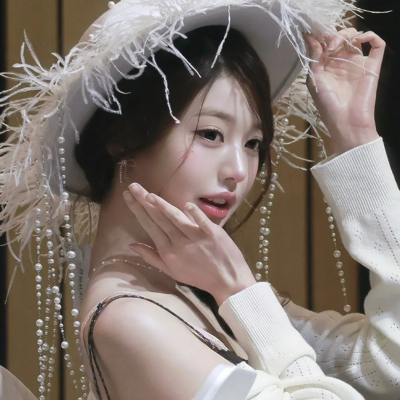 Behind-the-scenes cut of Jang Wonyoung (IVE)