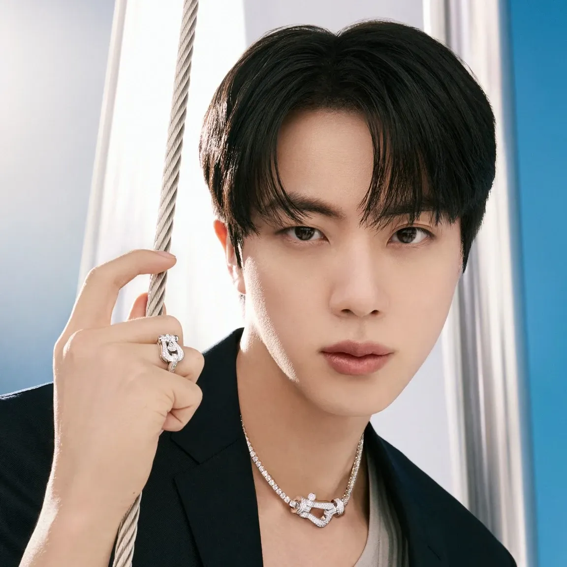 Momen yang diabadikan oleh penggemar Jin (BTS)