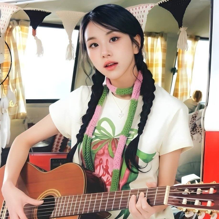 Latest photo of Chaeyoung (TWICE)