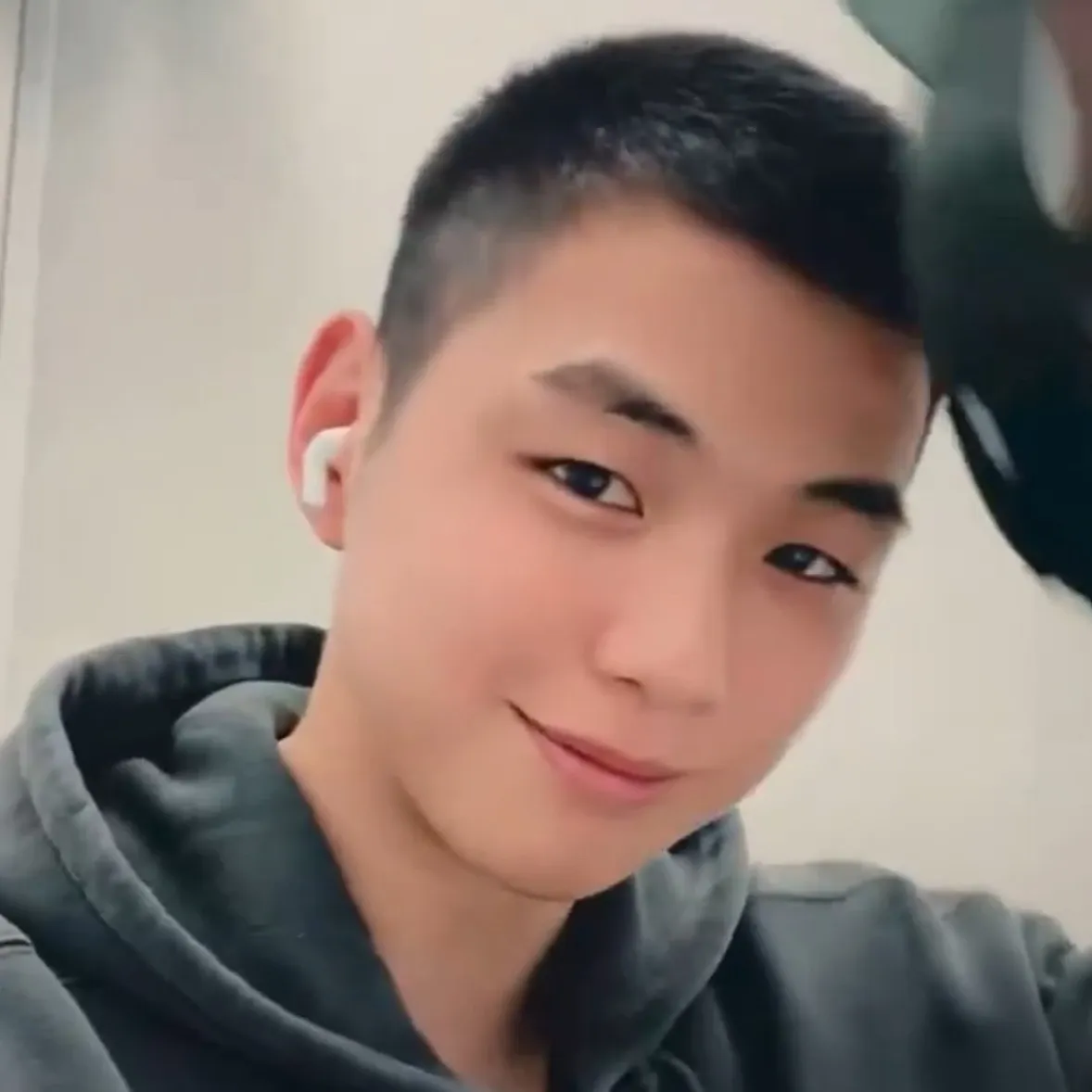 강다니엘의 비하인드 컷