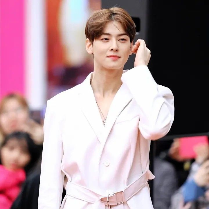 A moment captured by Eunwoo (ASTRO)'s fan