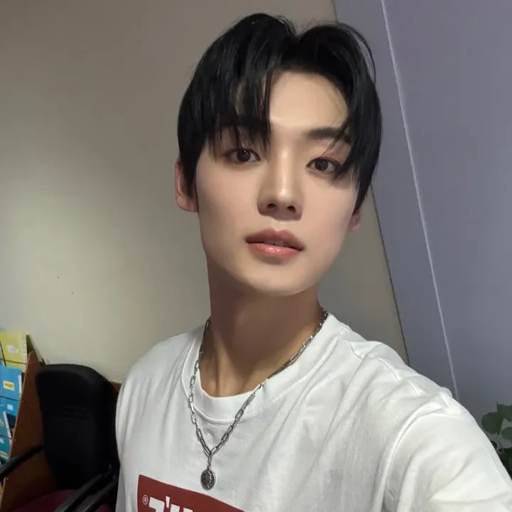 A moment captured by Chan (A.C.E)'s fan