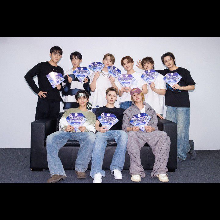 Behind-the-scenes cut of SEVENTEEN