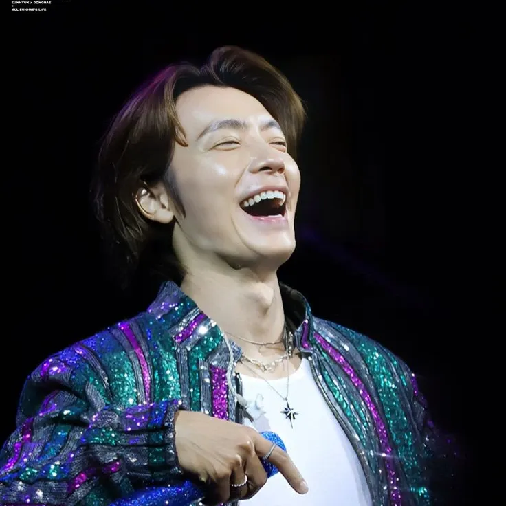 Behind-the-scenes cut of Donghae (Super Junior)