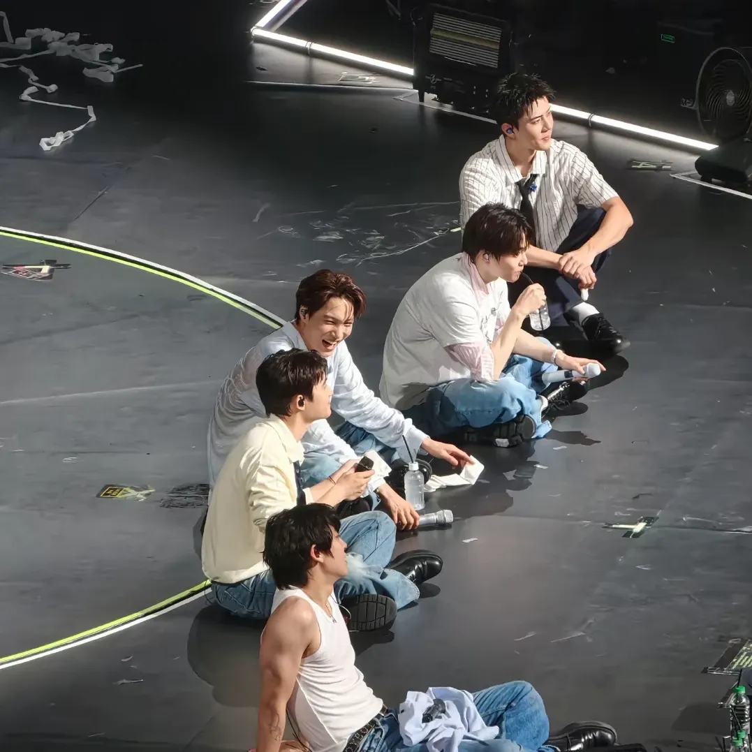 EXO 최근 활동샷