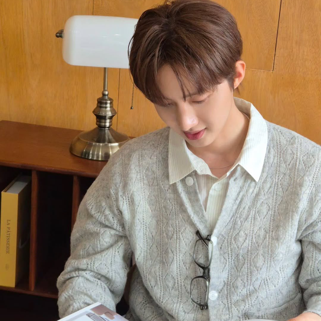 Recent activity shot of Hui (PENTAGON)