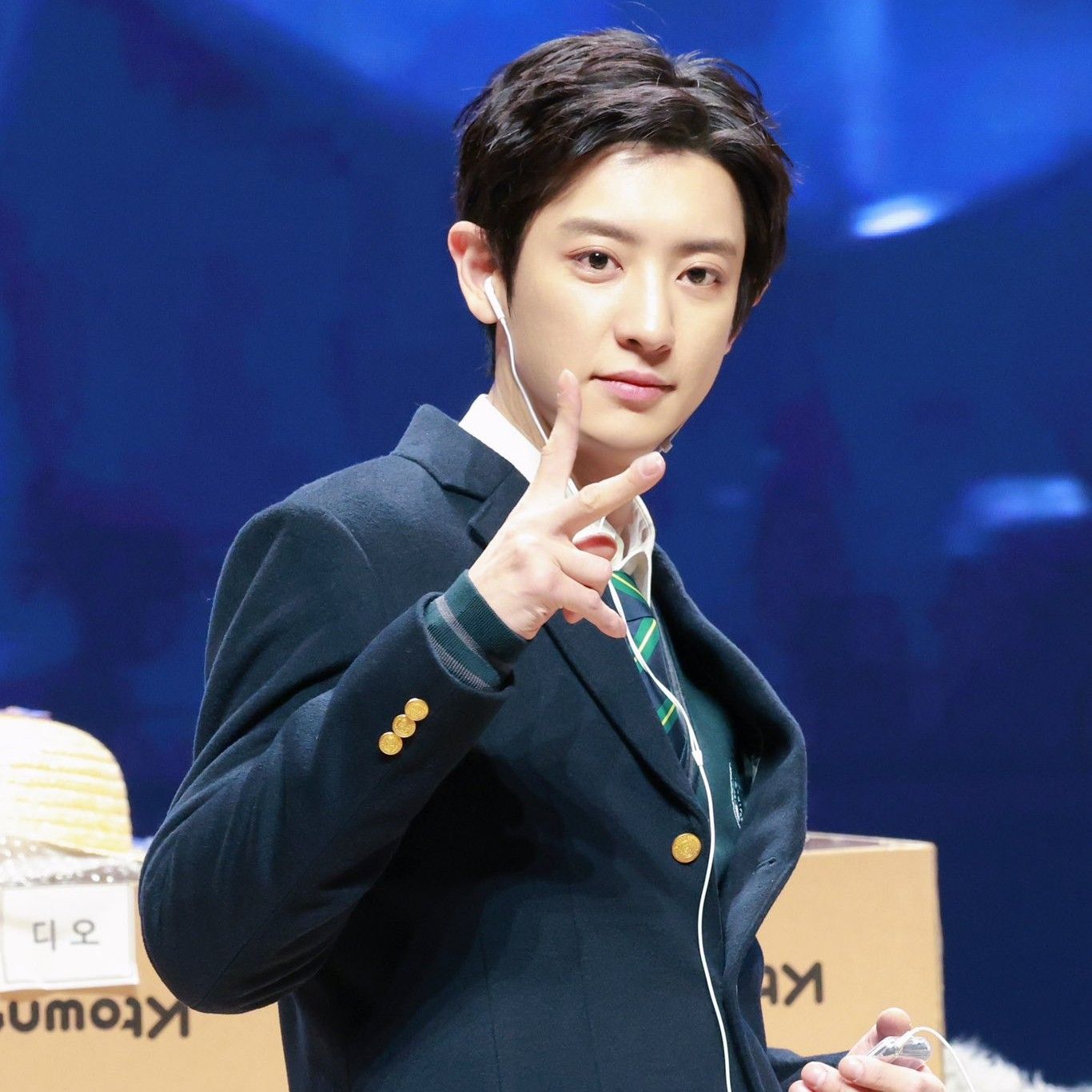 燦烈 (EXO)的最新照片