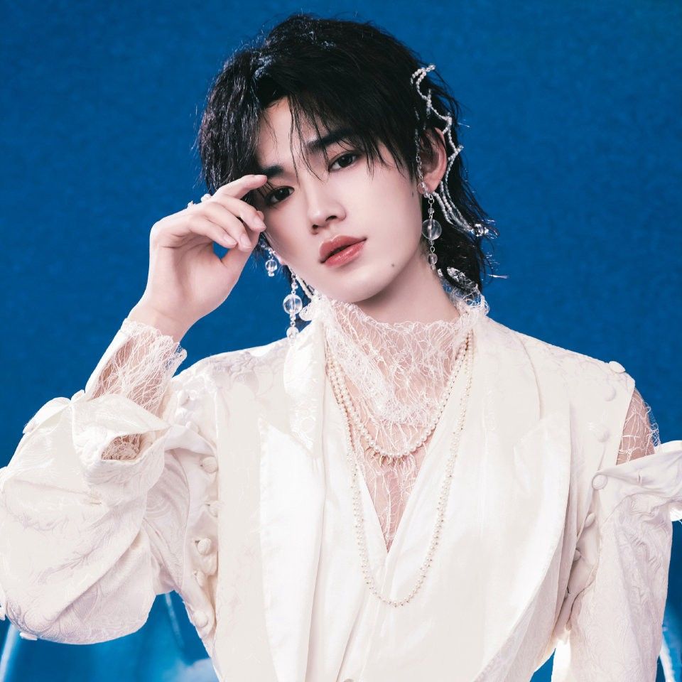 Behind-the-scenes cut of Song Yaxuan