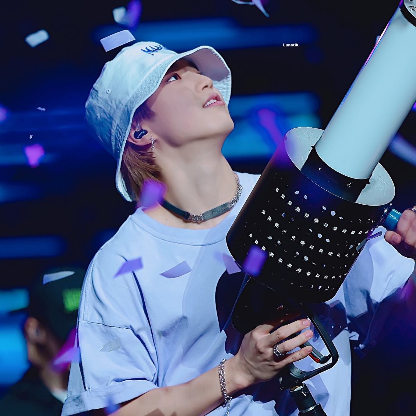 Behind-the-scenes cut of HAN (Stray Kids)