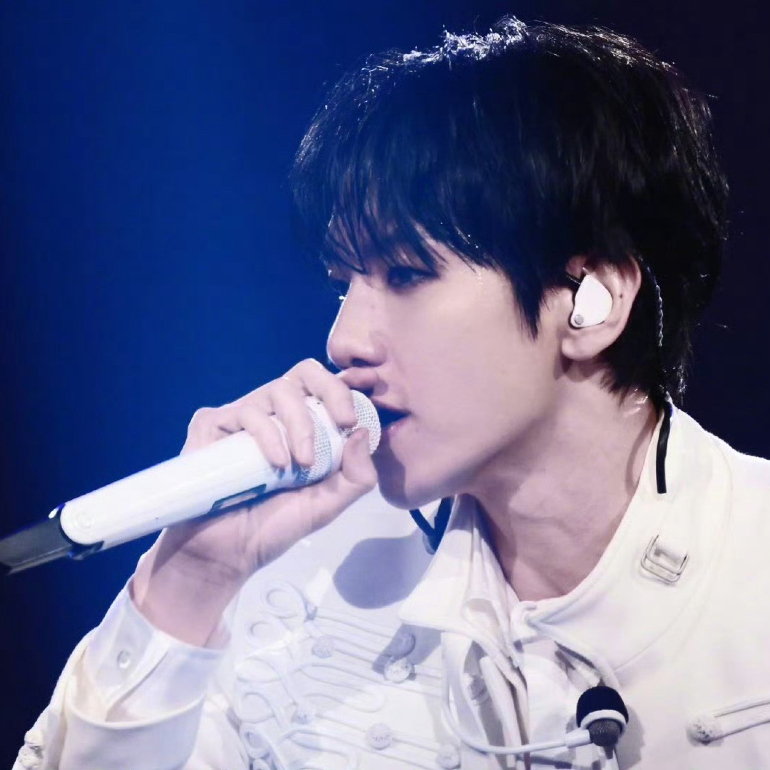 Momen yang diabadikan oleh penggemar Baekhyun (EXO)