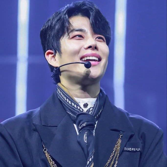 ASTRO的最新照片