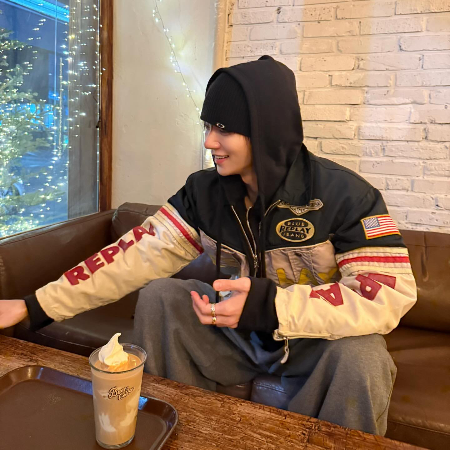 Behind-the-scenes cut of Joshua (SEVENTEEN)