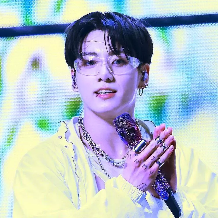 Momen yang diabadikan oleh penggemar Jungkook (BTS)