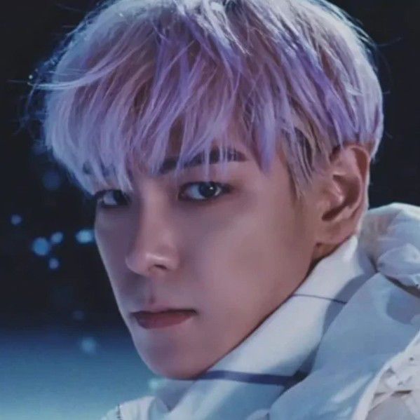 Foto aktivitas terbaru T.O.P