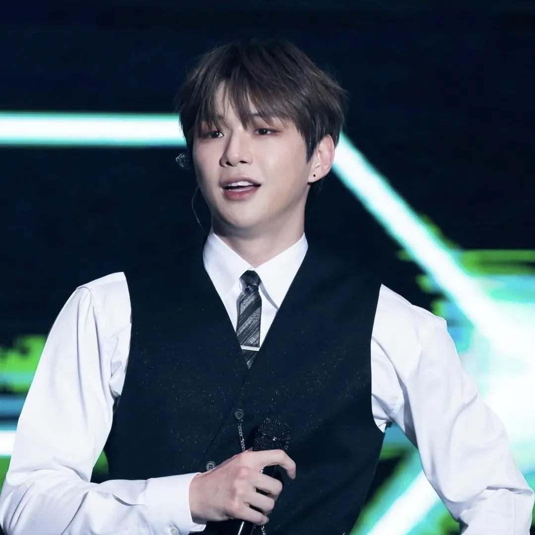 강다니엘 최근 활동샷