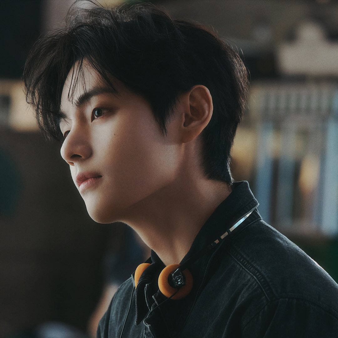 A moment captured by V (BTS)'s fan
