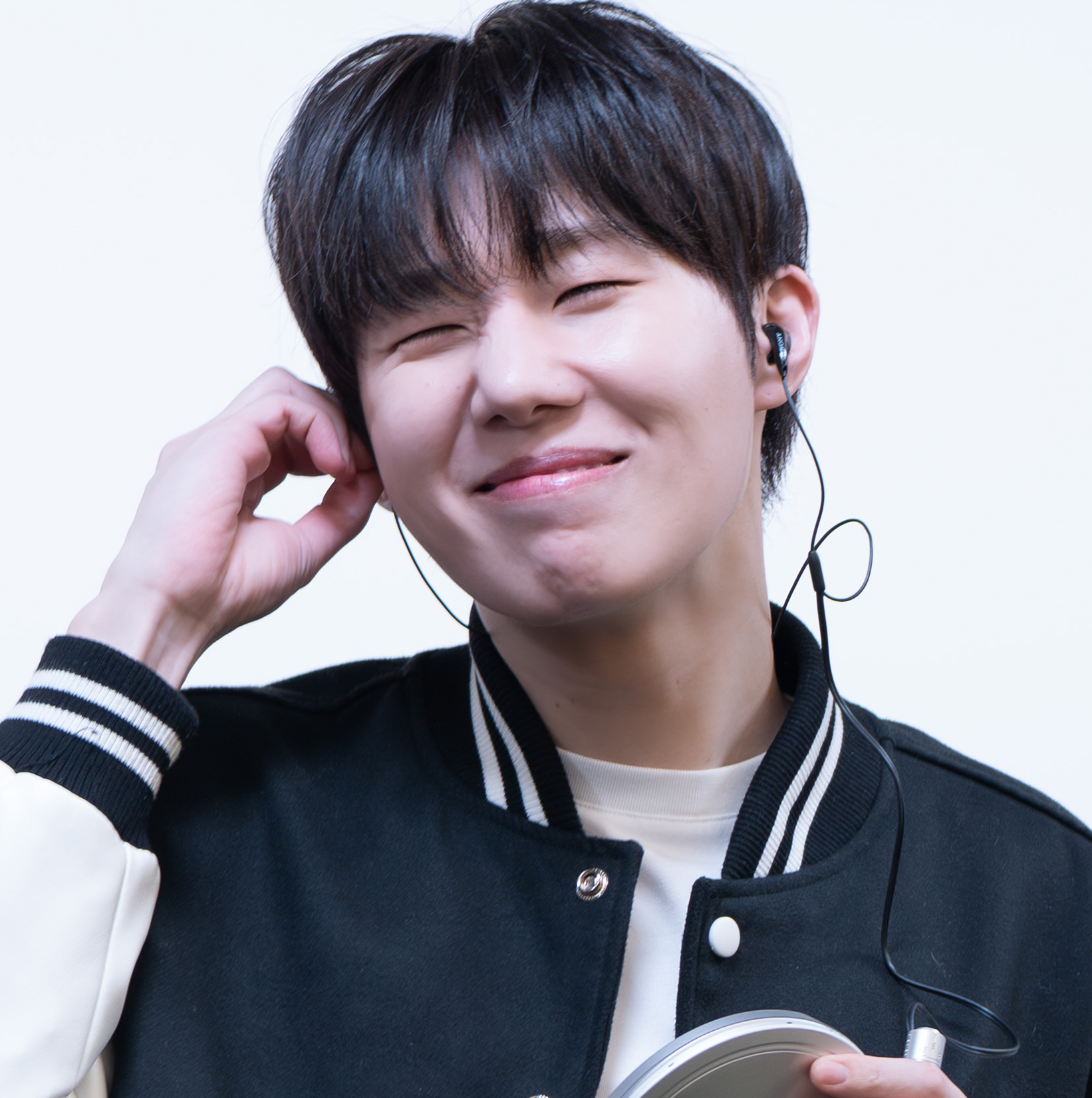 Behind-the-scenes cut of Sungkyu (INFINITE)