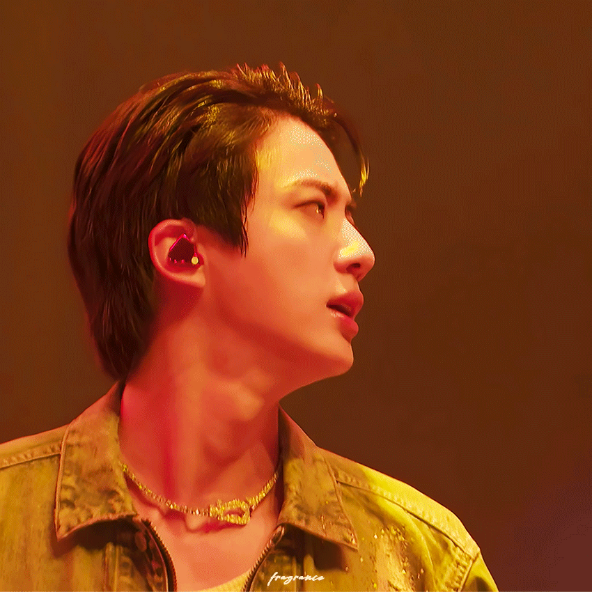 Foto aktivitas terbaru Jin (BTS)