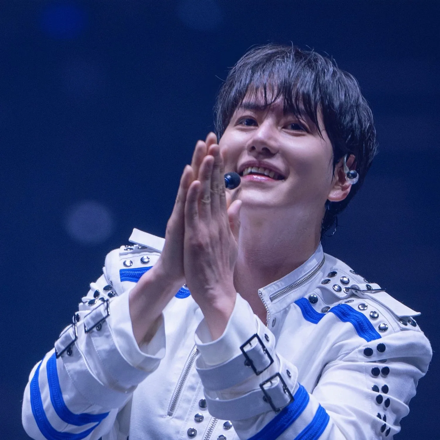 Behind-the-scenes cut of Kyuhyun (Super Junior)