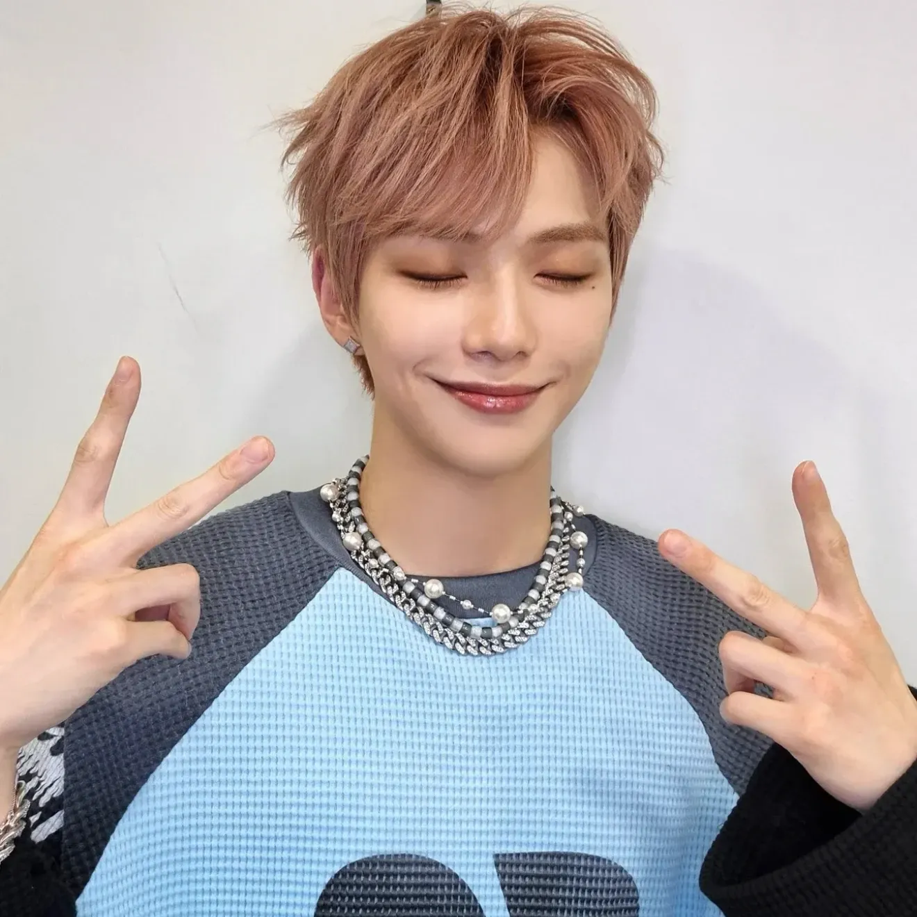 강다니엘의 비하인드 컷