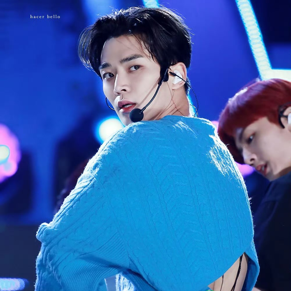 로운의 최신 사진