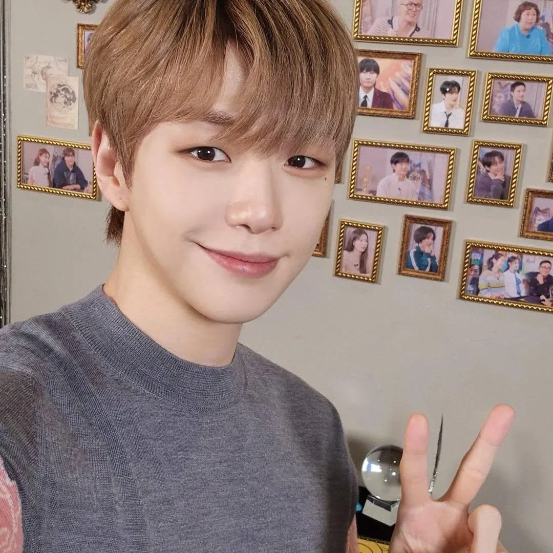 강다니엘의 비하인드 컷
