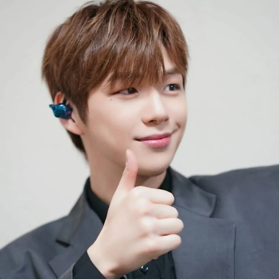 강다니엘 최근 활동샷