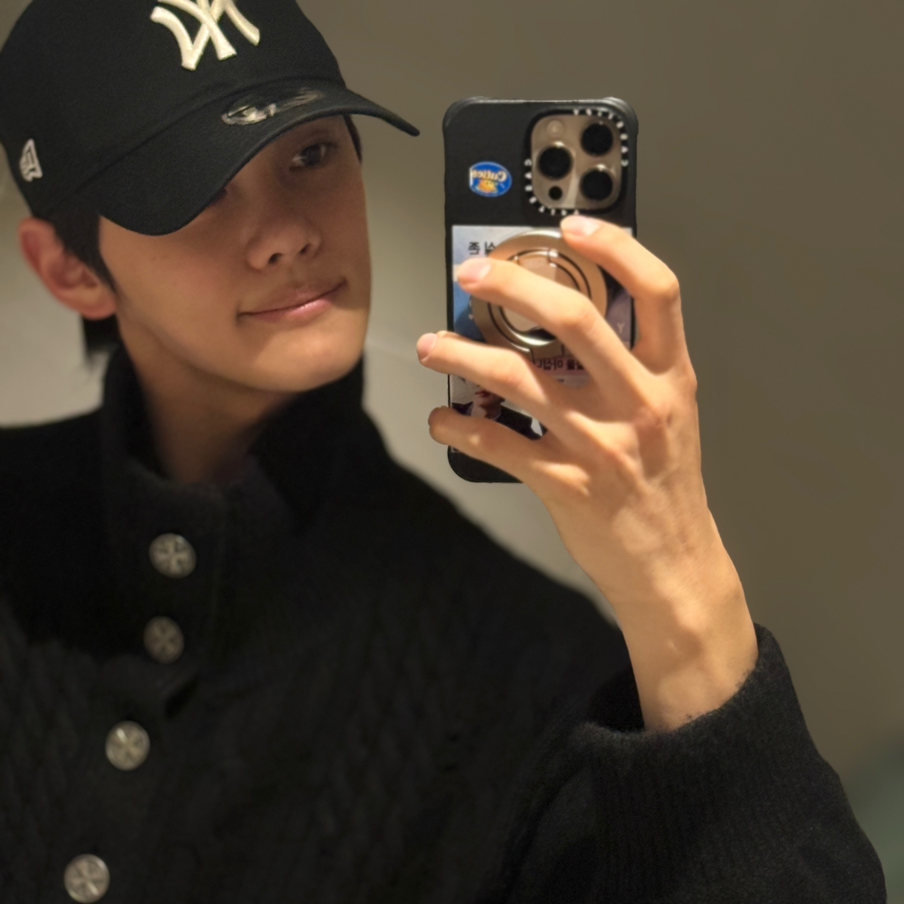 A moment captured by Kim Gyuvin's fan