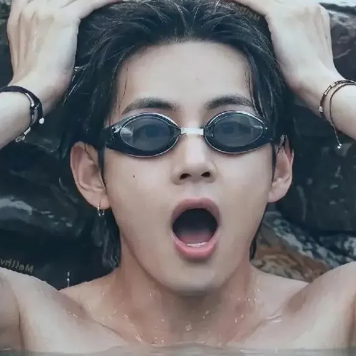 V (BTS)の舞台裏ショット