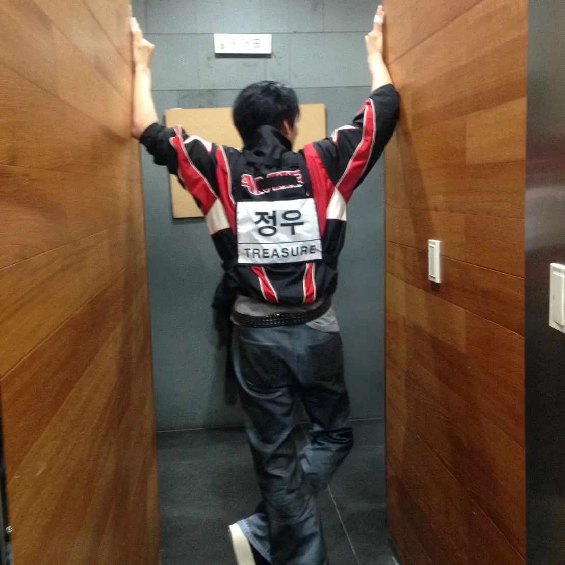 Behind-the-scenes cut of Park Jeongwoo (TREASURE)