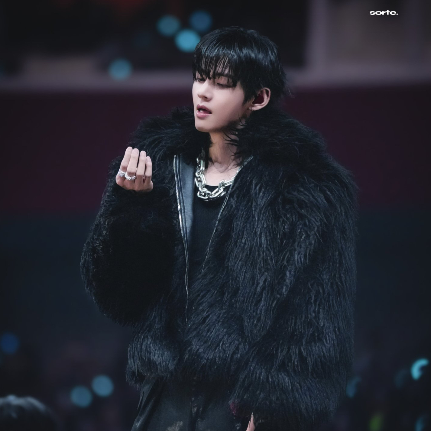 Foto terbaru V (BTS)