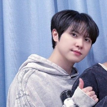 Behind-the-scenes cut of WEi