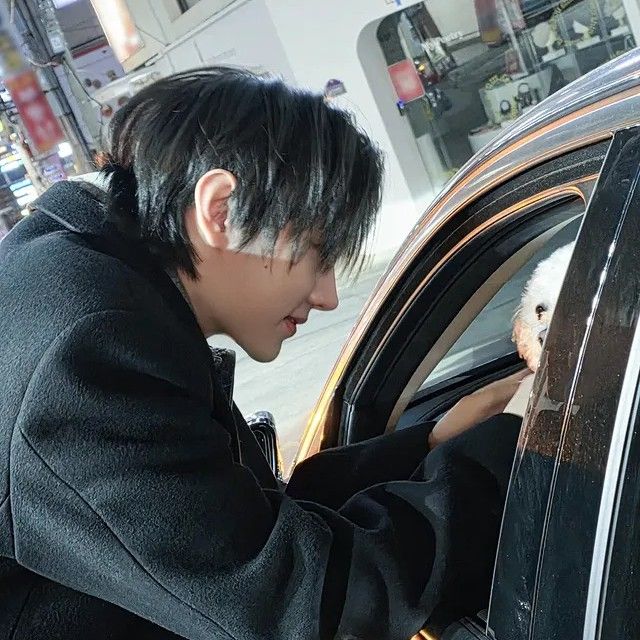 Behind-the-scenes cut of Sunghoon (ENHYPEN)