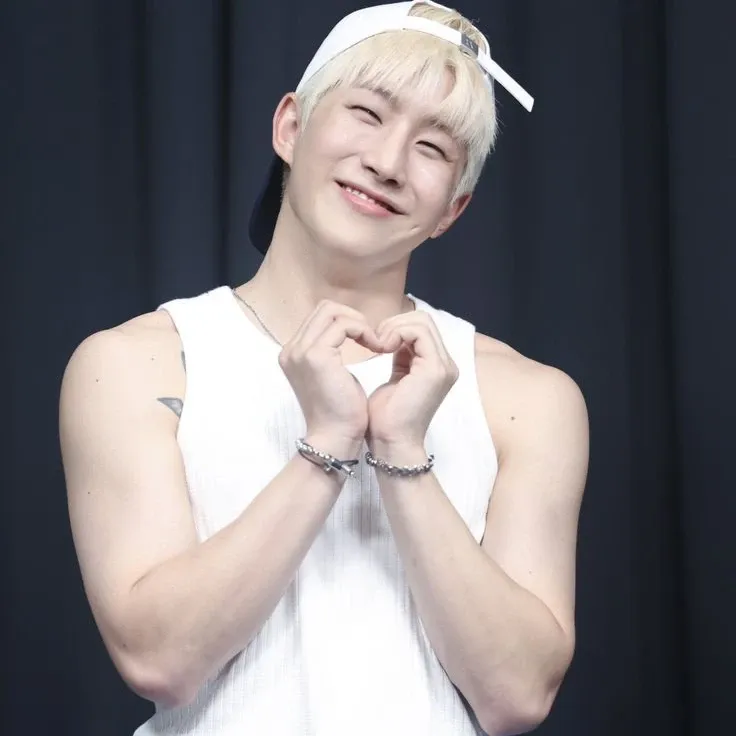 Jinjin (ASTRO)的幕后花絮