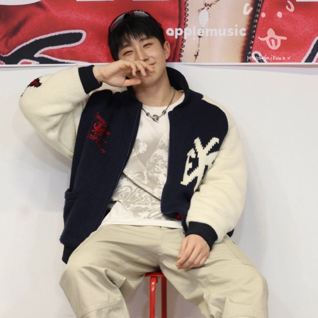 Behind-the-scenes cut of Jinjin (ASTRO)