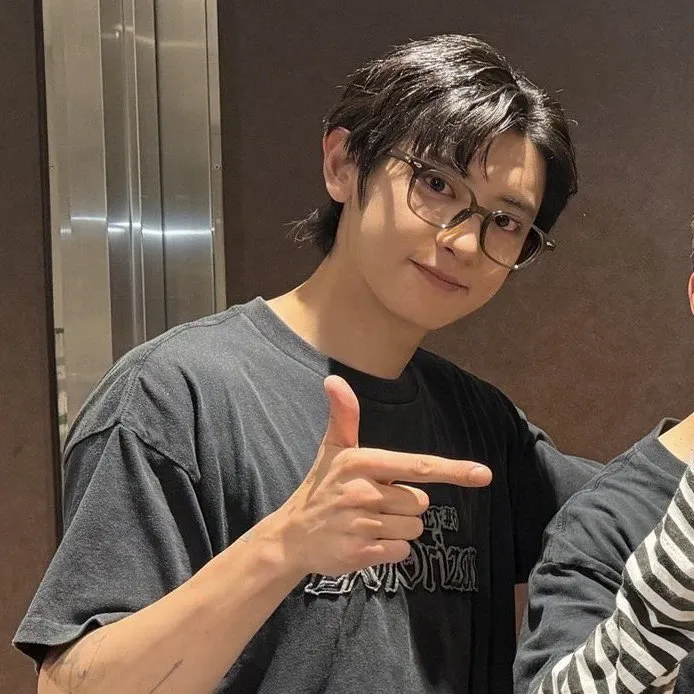 Foto terbaru Chanyeol (EXO)
