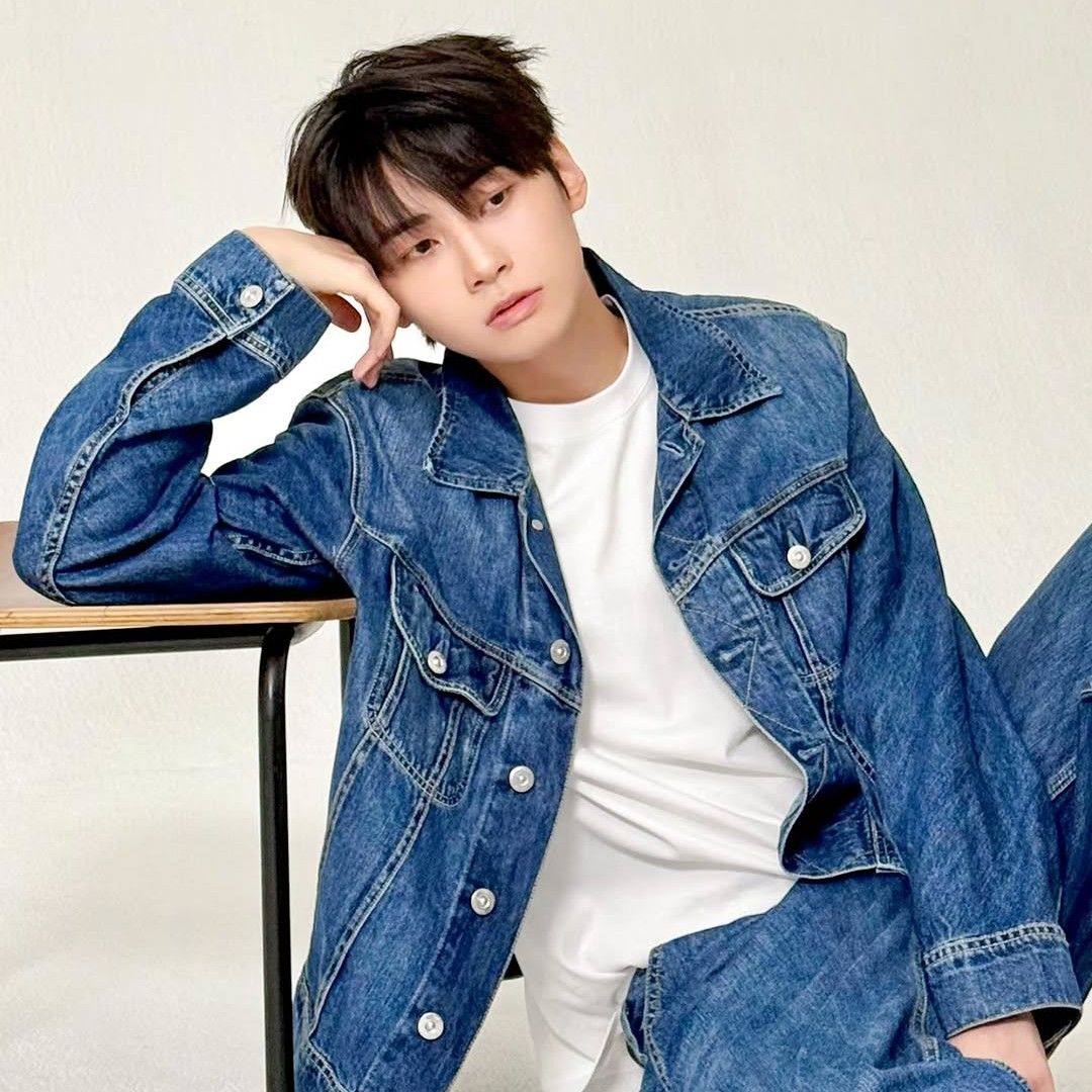 Behind-the-scenes cut of Lee Jinhyuk