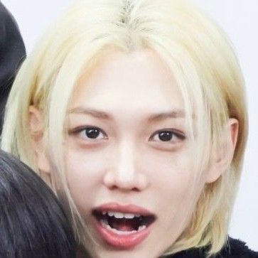Latest photo of Felix (Stray Kids)