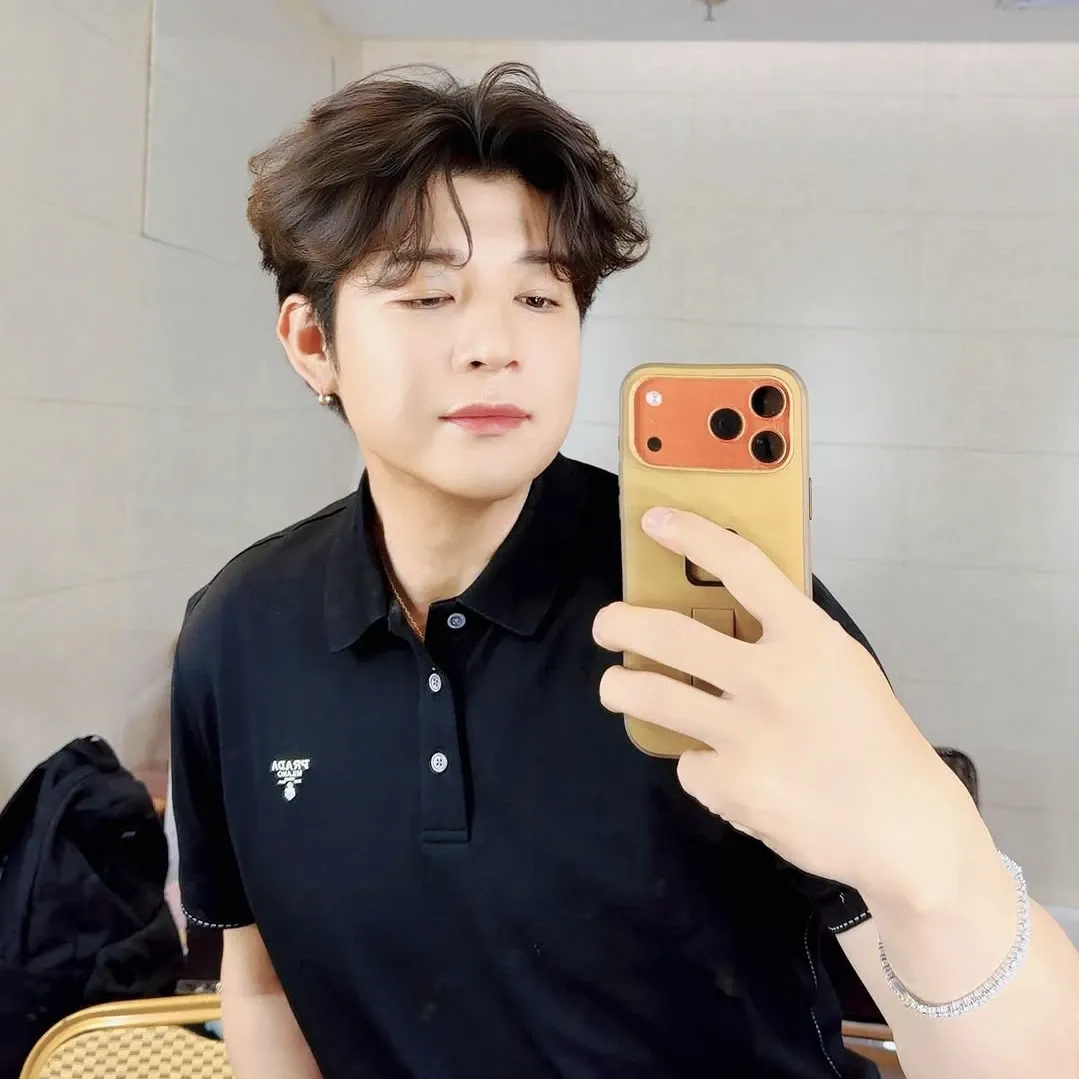 A moment captured by Shindong (Super Junior)'s fan