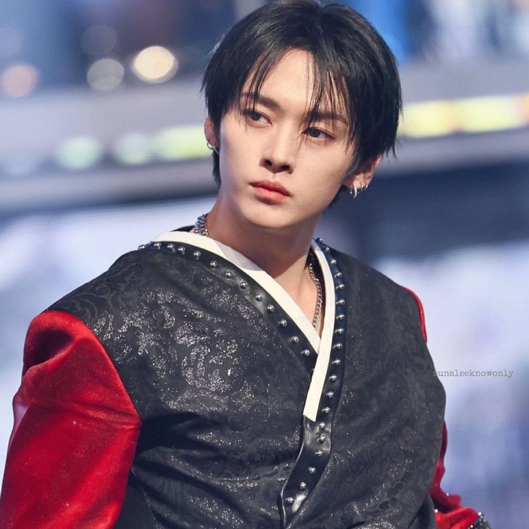 Latest photo of Lee Know (Stray Kids)