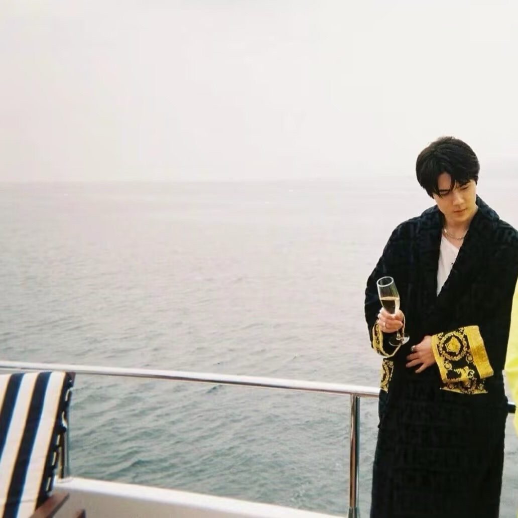 Foto terbaru Sehun (EXO)