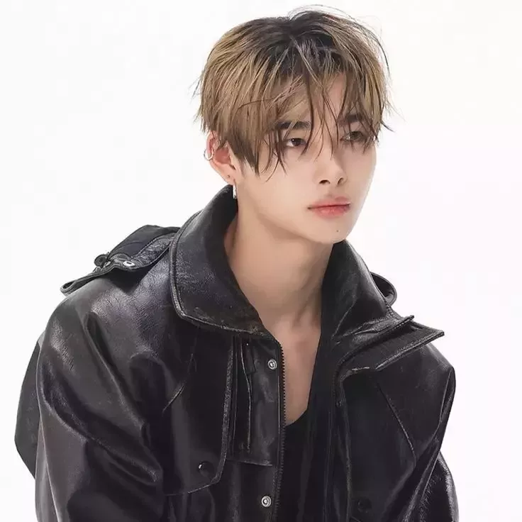 Foto aktivitas terbaru NI-KI (ENHYPEN)