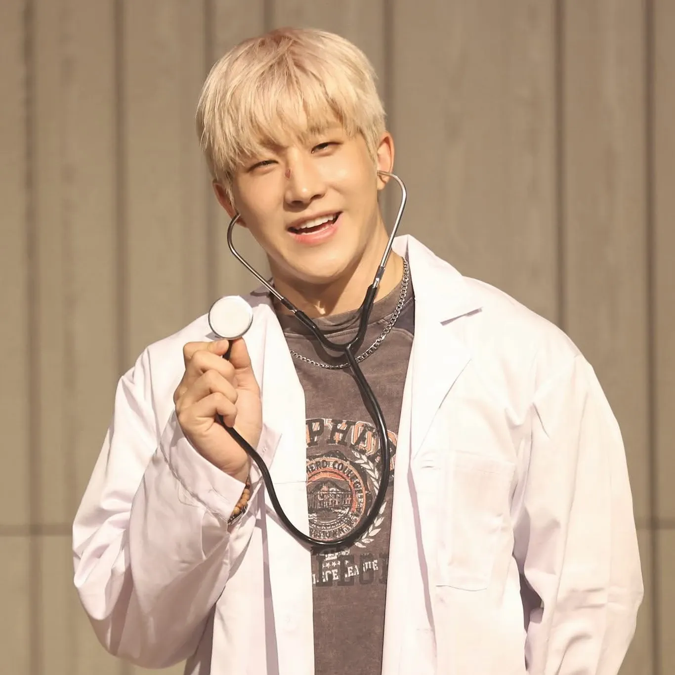 Latest photo of Jinjin (ASTRO)