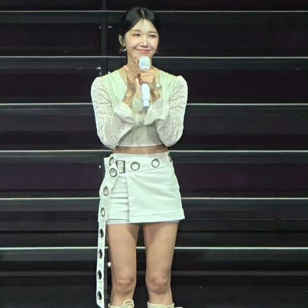 Behind-the-scenes cut of Jeong Eunji (Apink)