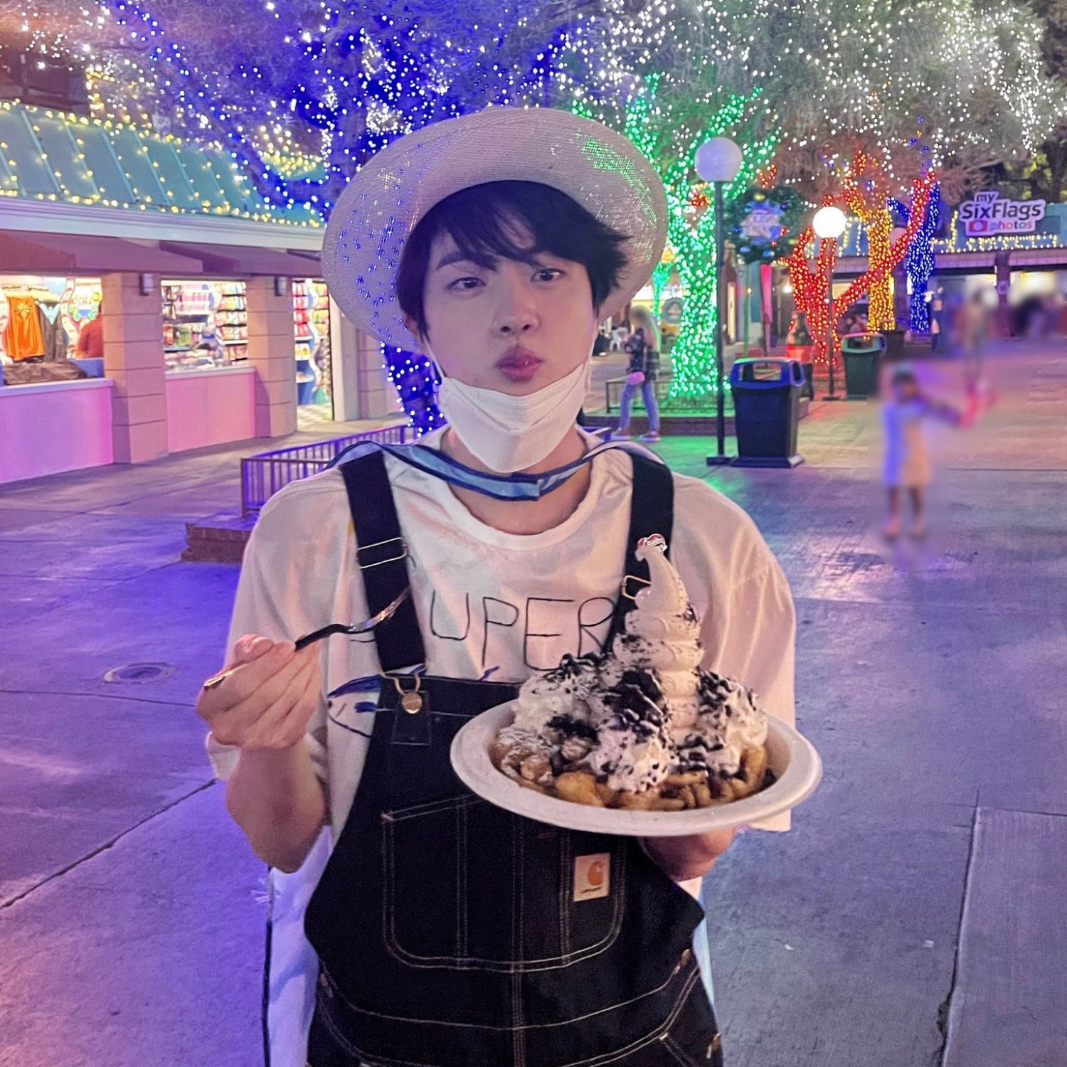 Foto aktivitas terbaru Jin (BTS)